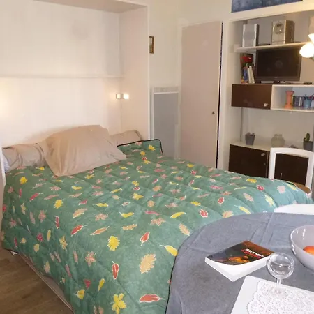 à 100m De La Pour 3 Pers Avec Lave-linge - Fr-1-224c-51 *